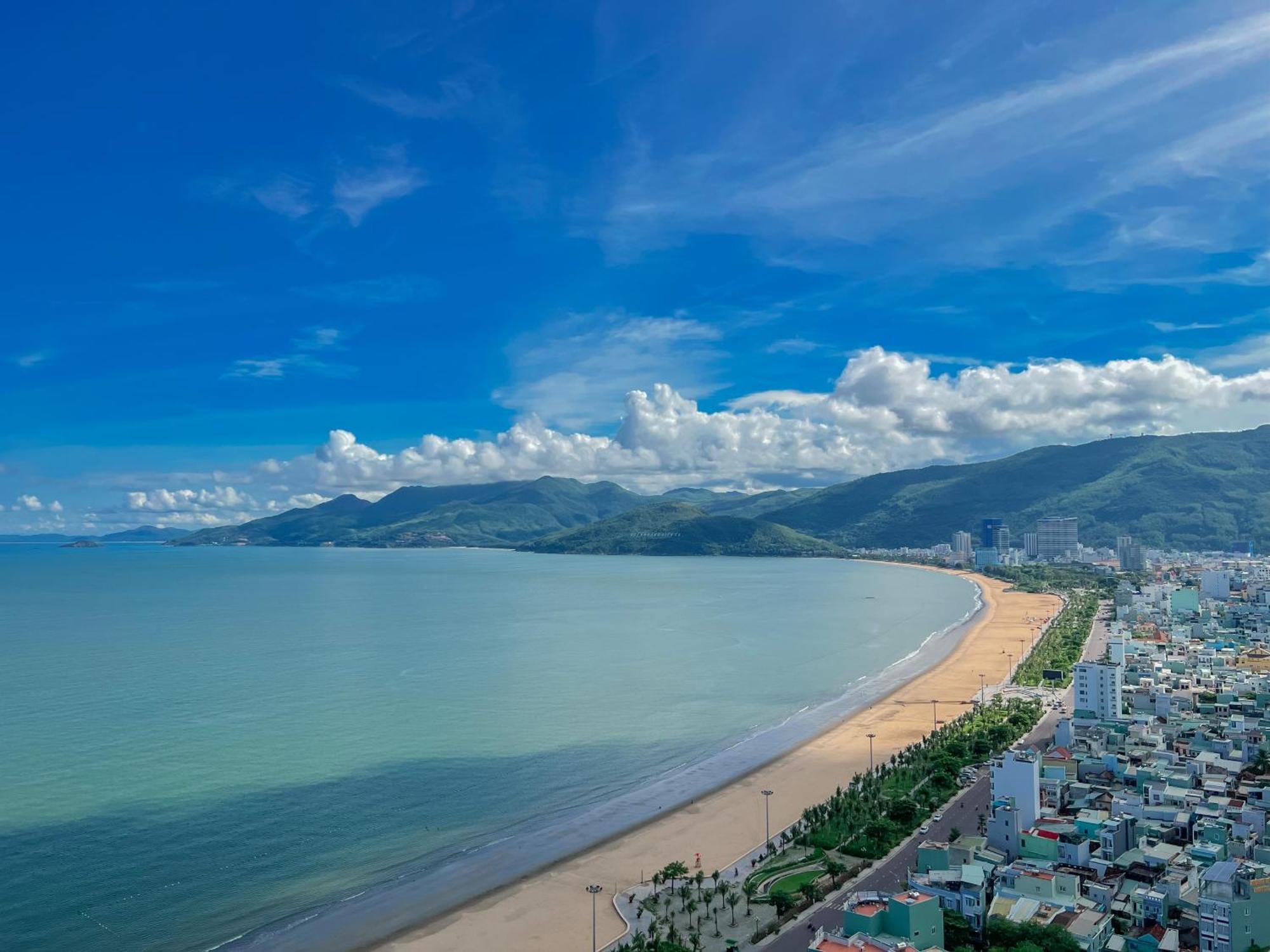 Tms Beachfront Apartment Quy Nhon Bay Bagian luar foto